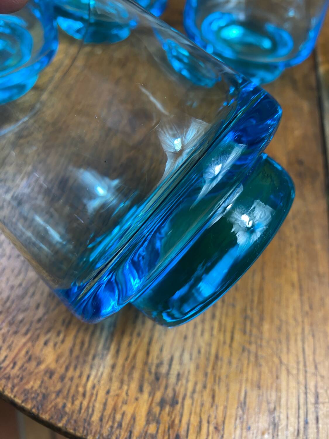 Six verres en verre bleu turquoise