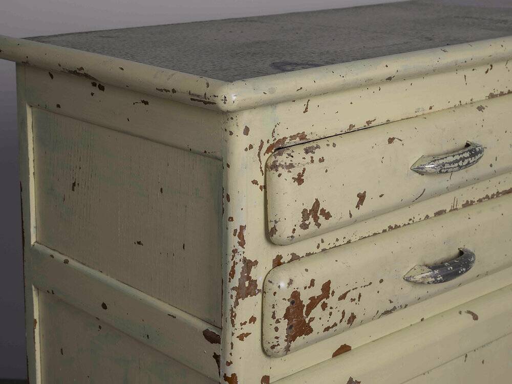 Vintage chest of drawers