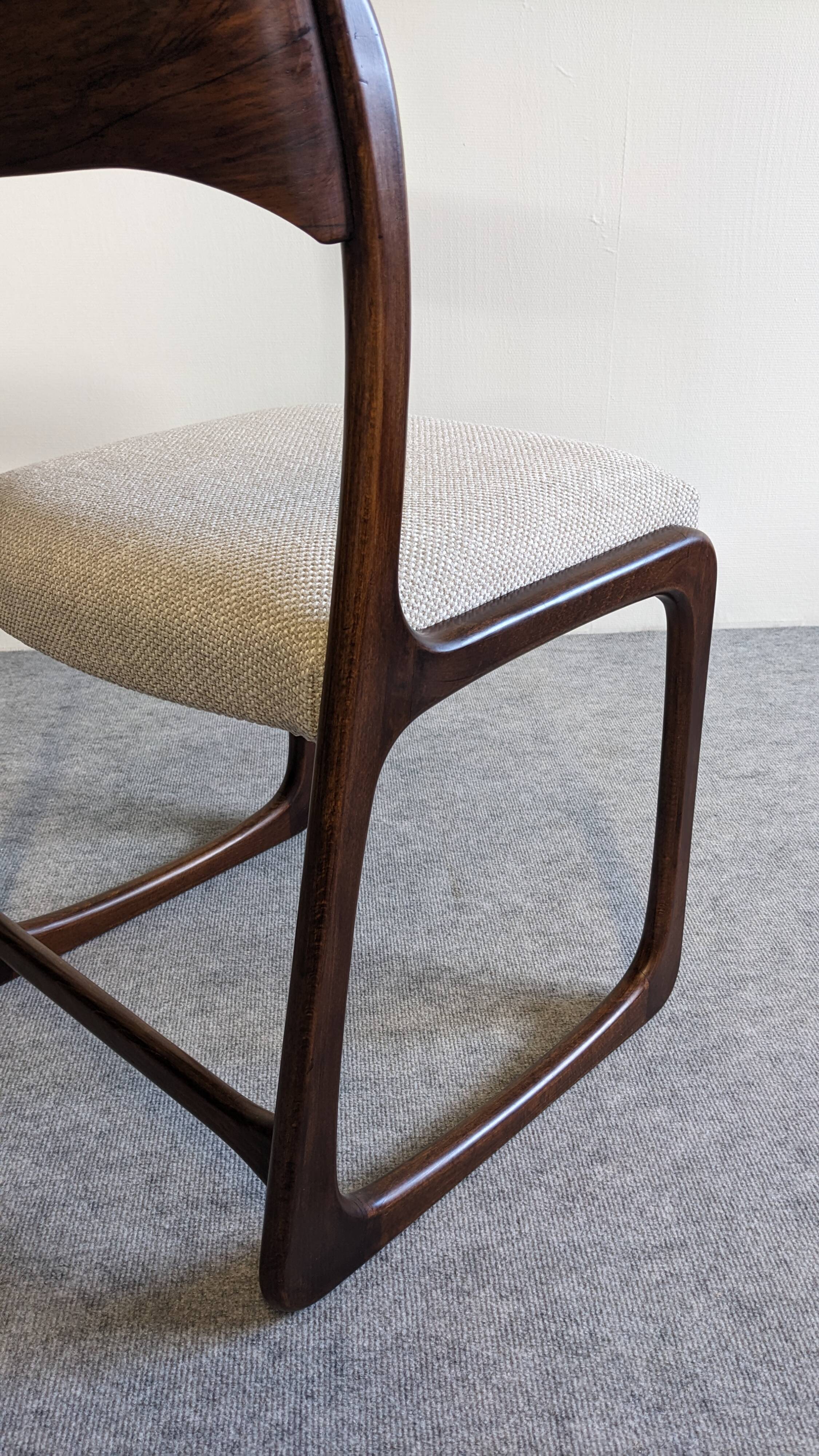 Series of 6 Baumann sled chairs from the 60s/70s