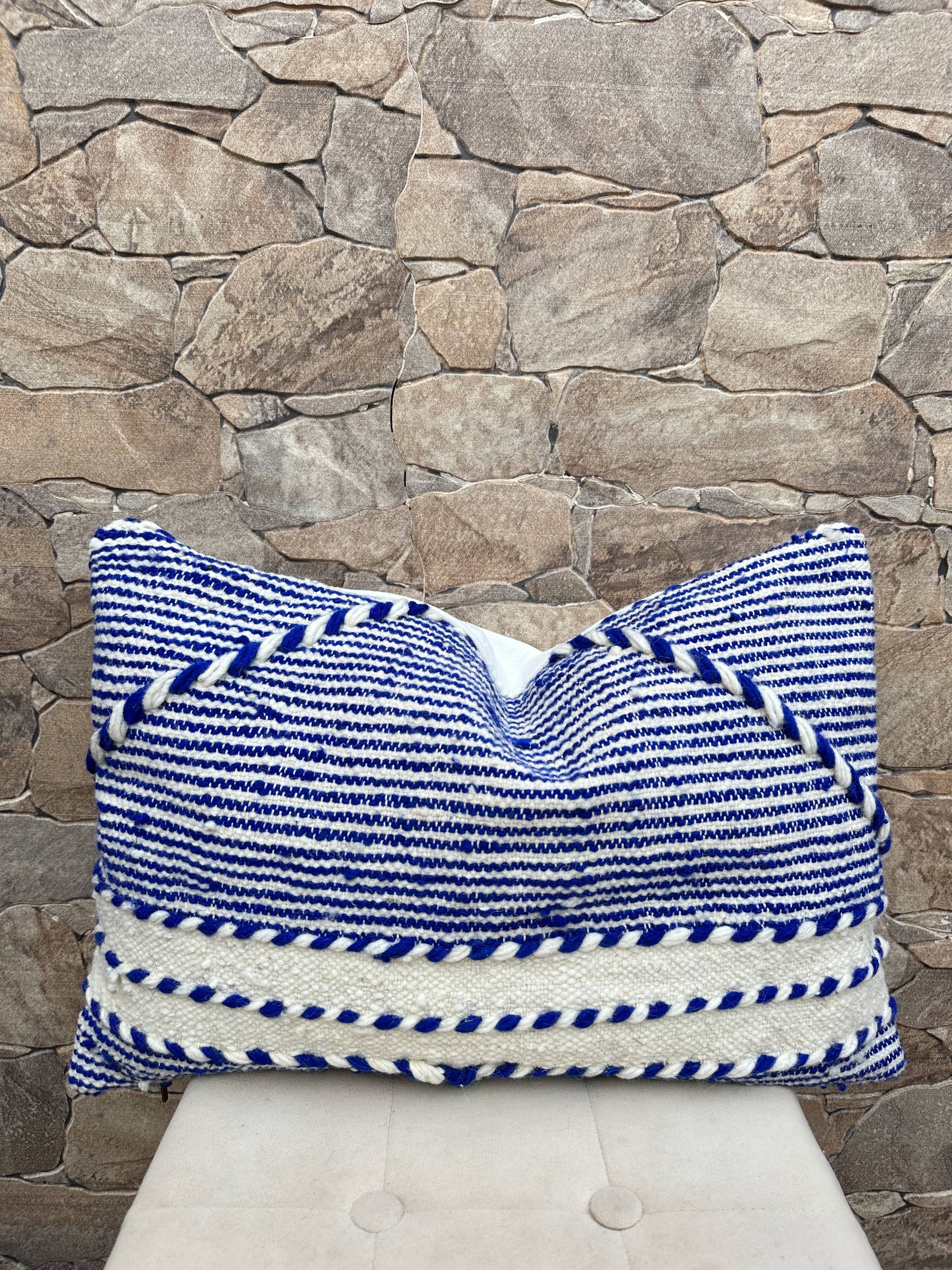 Handmade cushion cover in Berber wool: Moroccan Kilim cushion