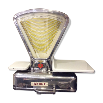 André vintage grocery scale