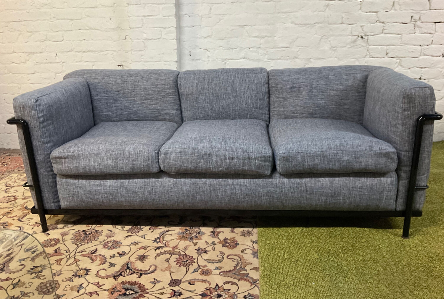LC2 Le Corbusier sofa