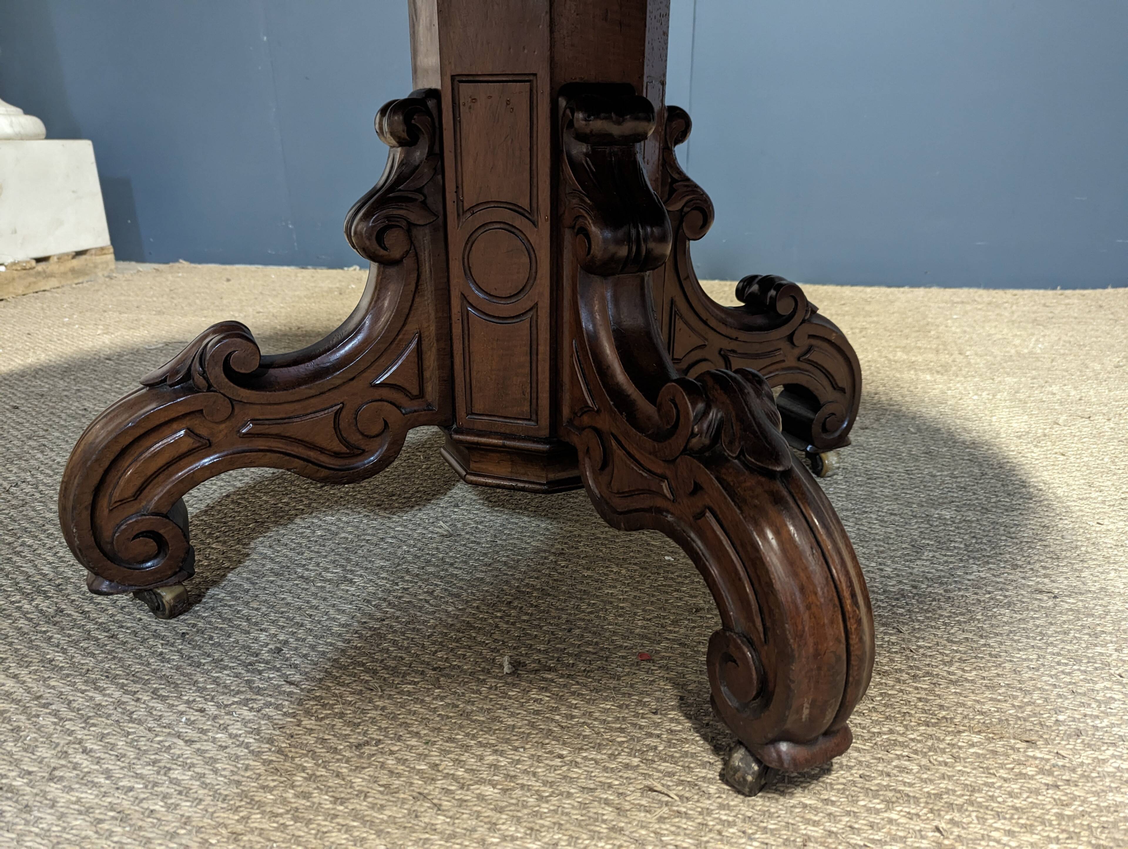 Table de style Napoléon III