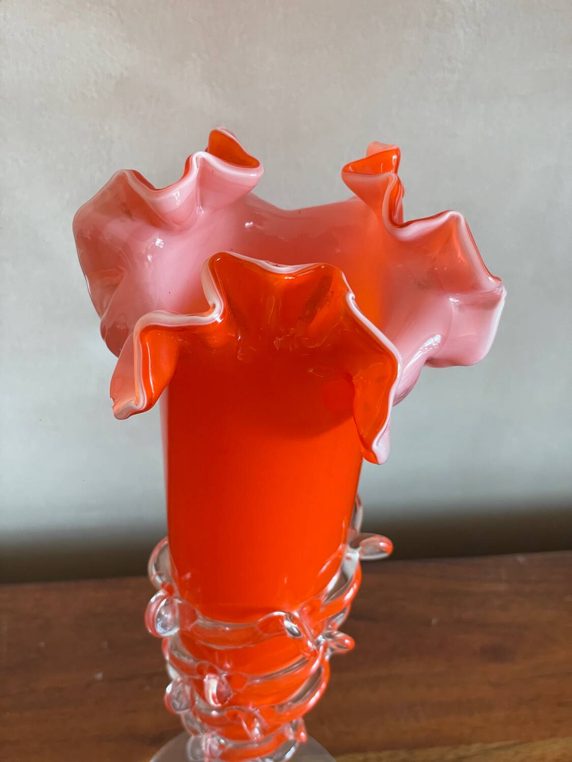 Corolla single-flower vase