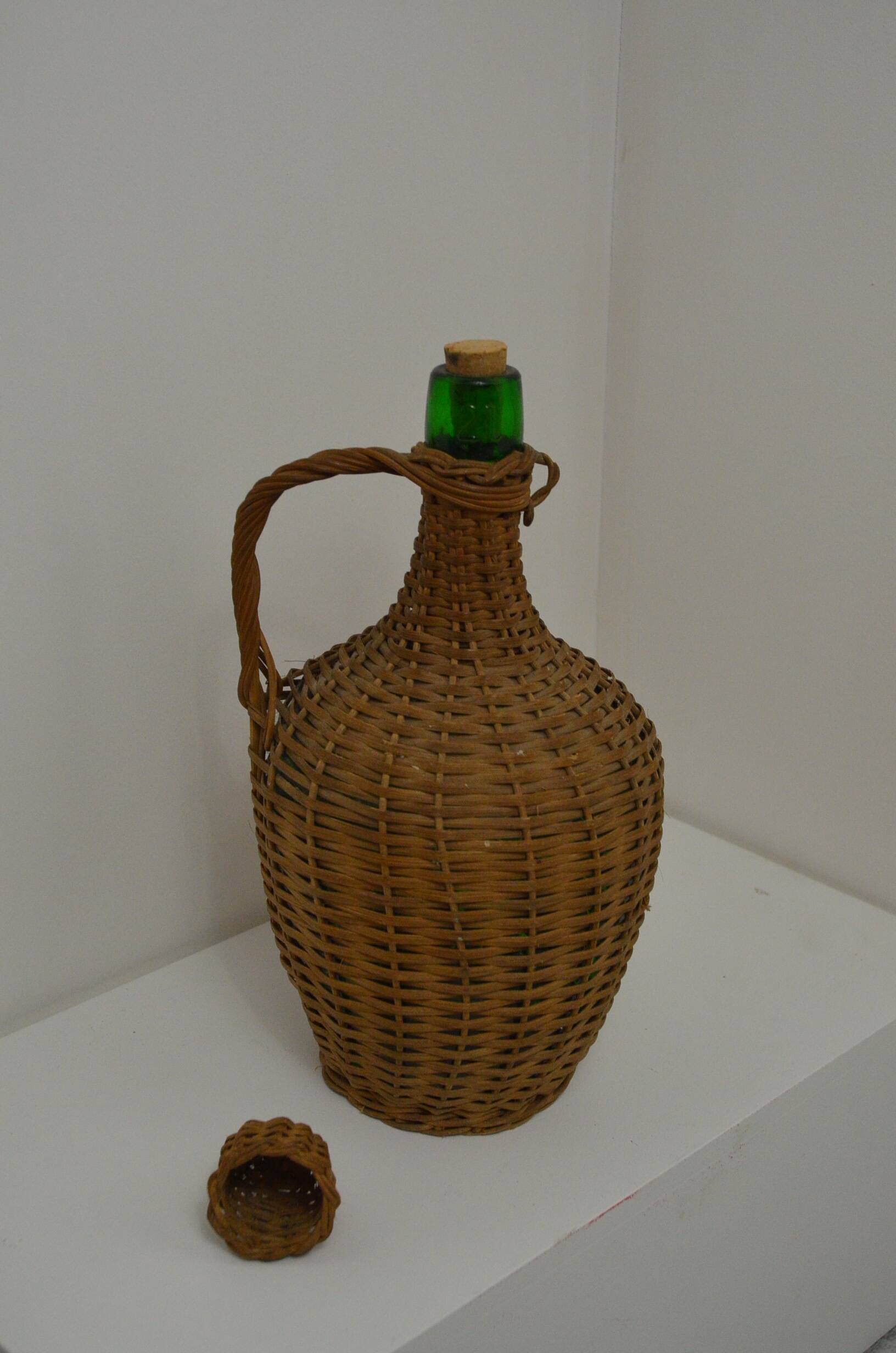 Rattan demijohn