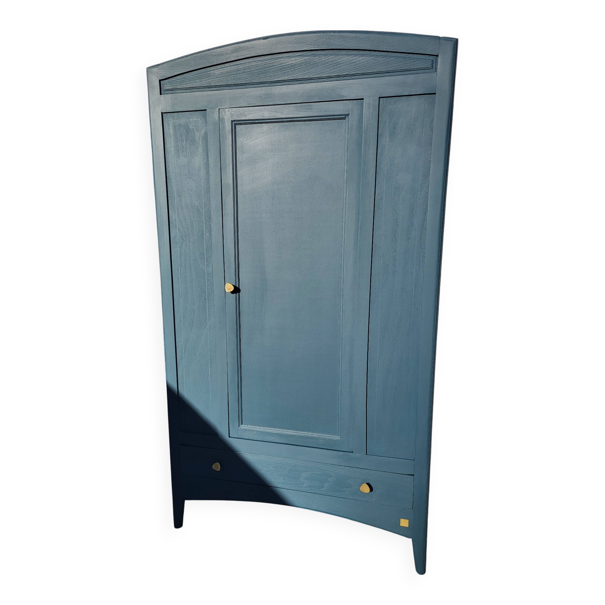 Armoire Parisienne d'hôtel