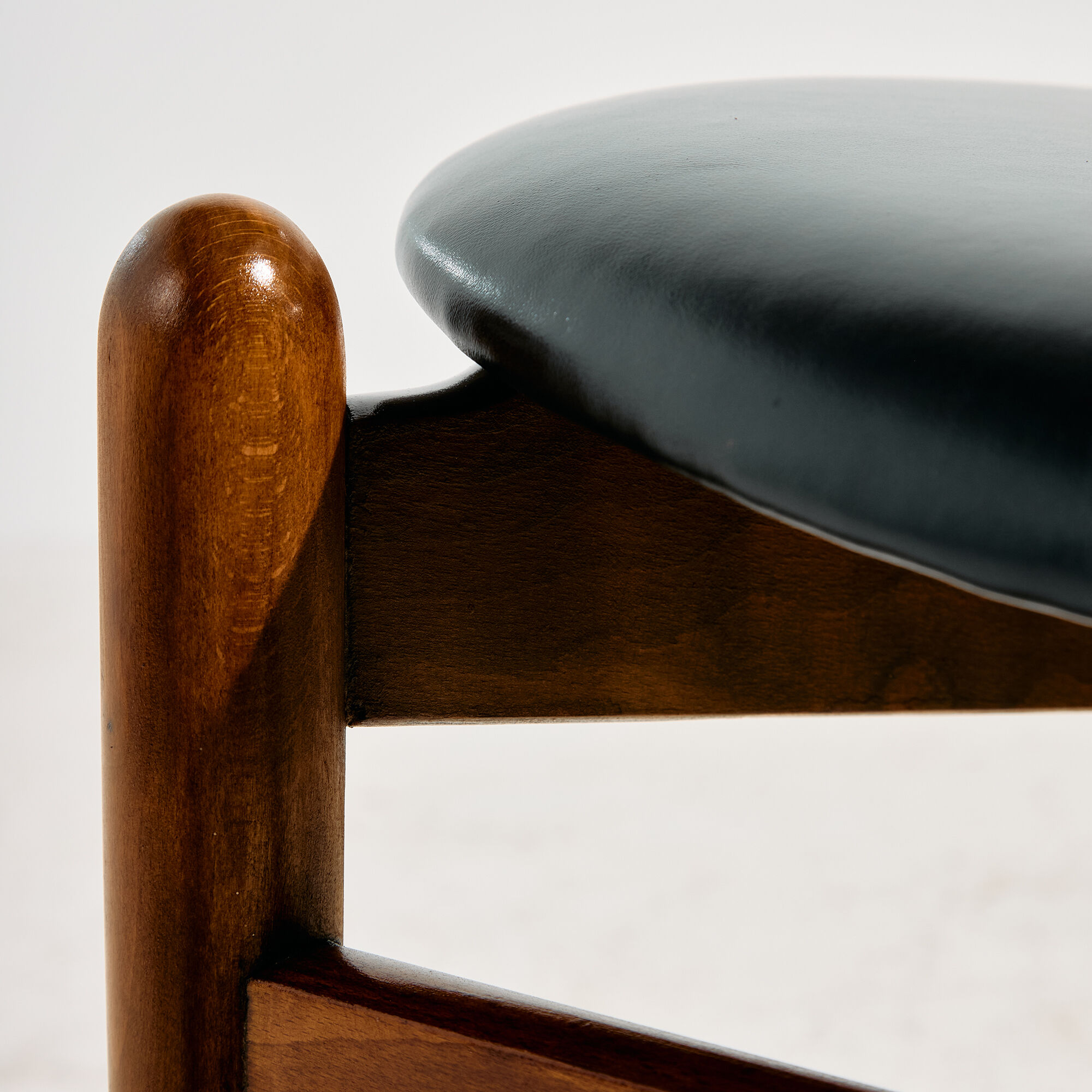 Restored dining chair FH708 by Hans J. Wegner