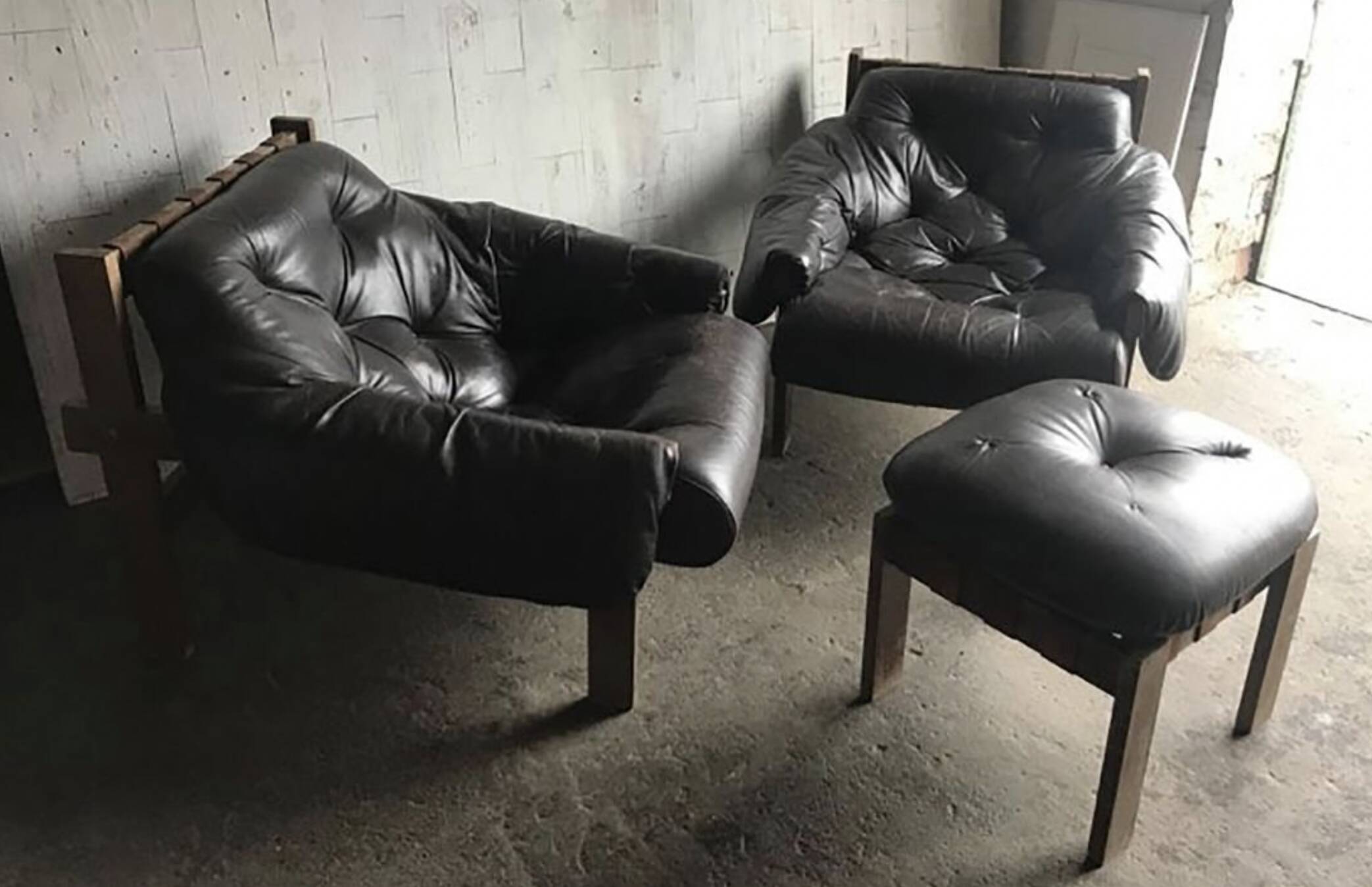Mid-Century Brown Tufted Leather Armchairs & Ottoman in the Style of Percival Lafer, 1960s, Set of 3
