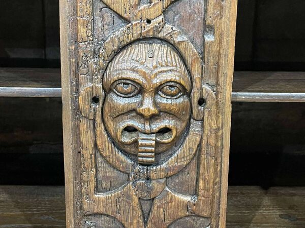 Coffre en chêne Renaissance fin 17ème transformé en buffet