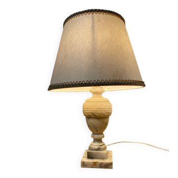 Lampe à poser en albâtre
