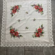 Nappe en lin fleurs brodées