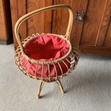 Round rattan worker - pink fabric