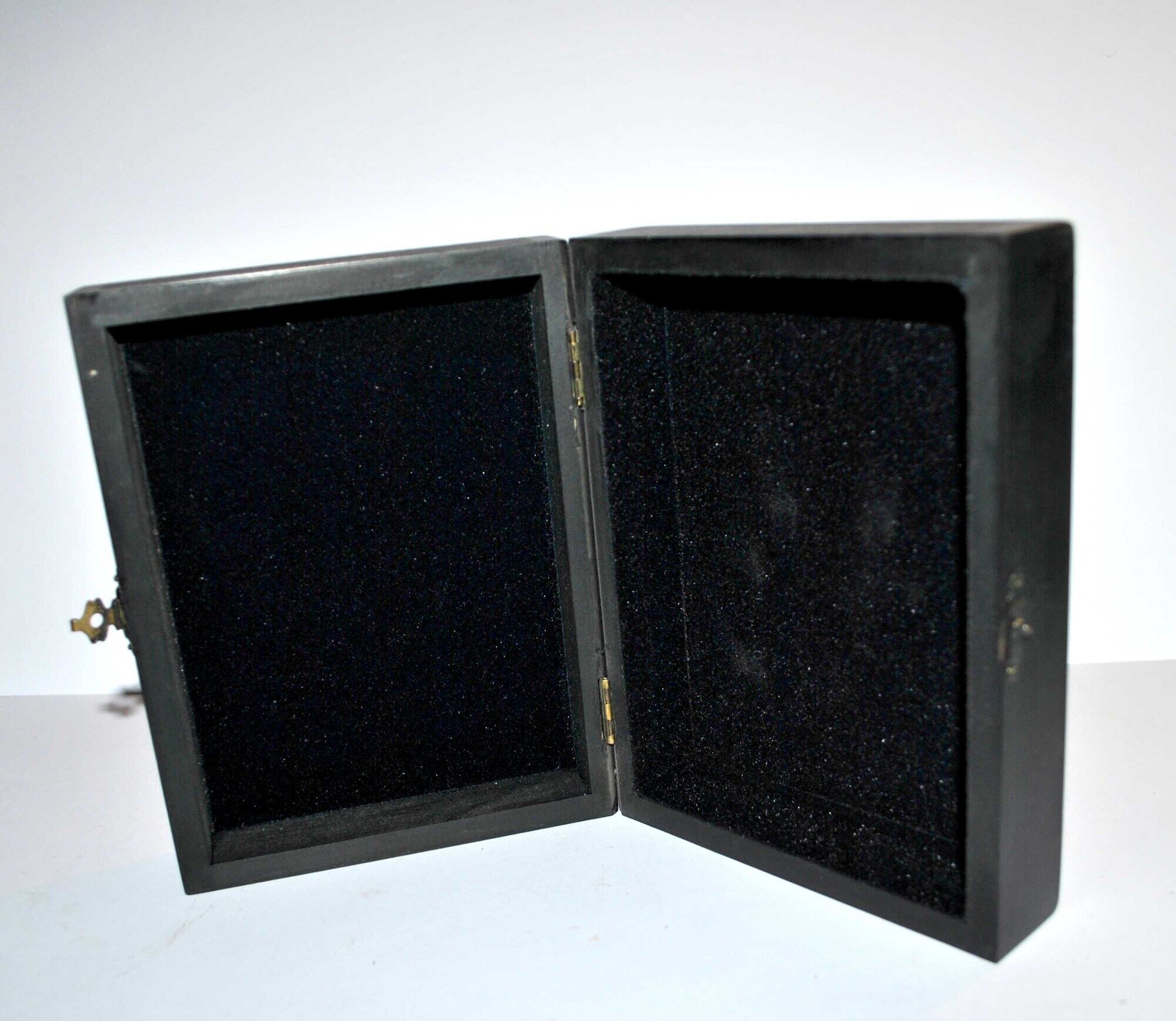 Box modernist box in wood and brass engraved DESIGN Artist JP Chevalier Dinanderie