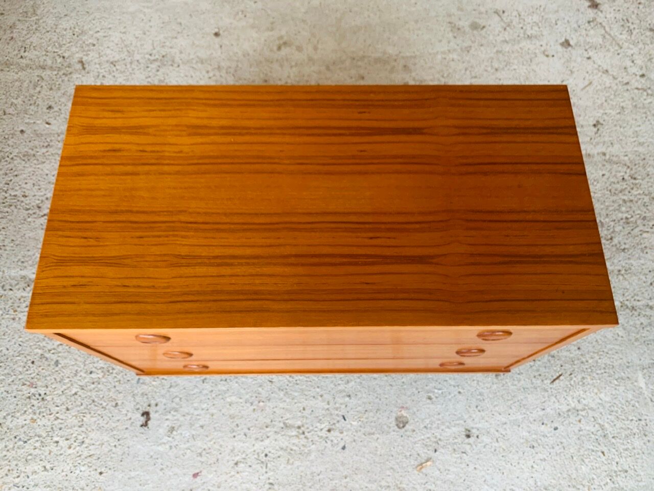 Vintage chest of drawers, Scandinavian teak style, circa 60 metal feet