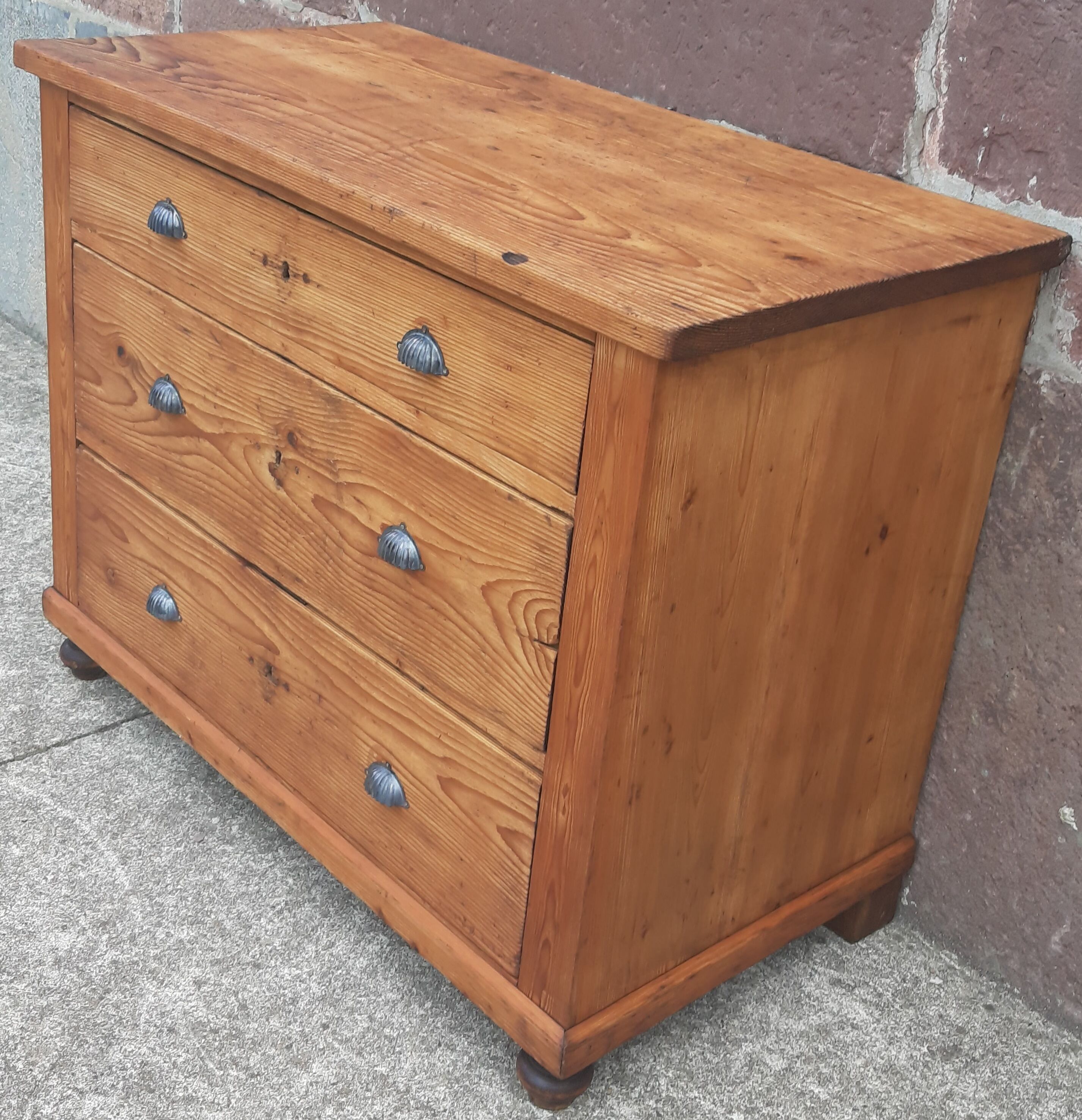 Solid pine chest of drawers