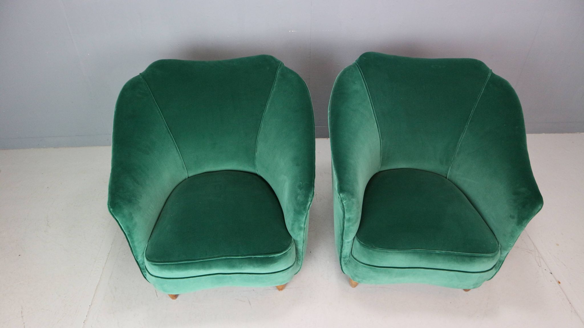 Pair of velvet armchairs Gio Ponti style