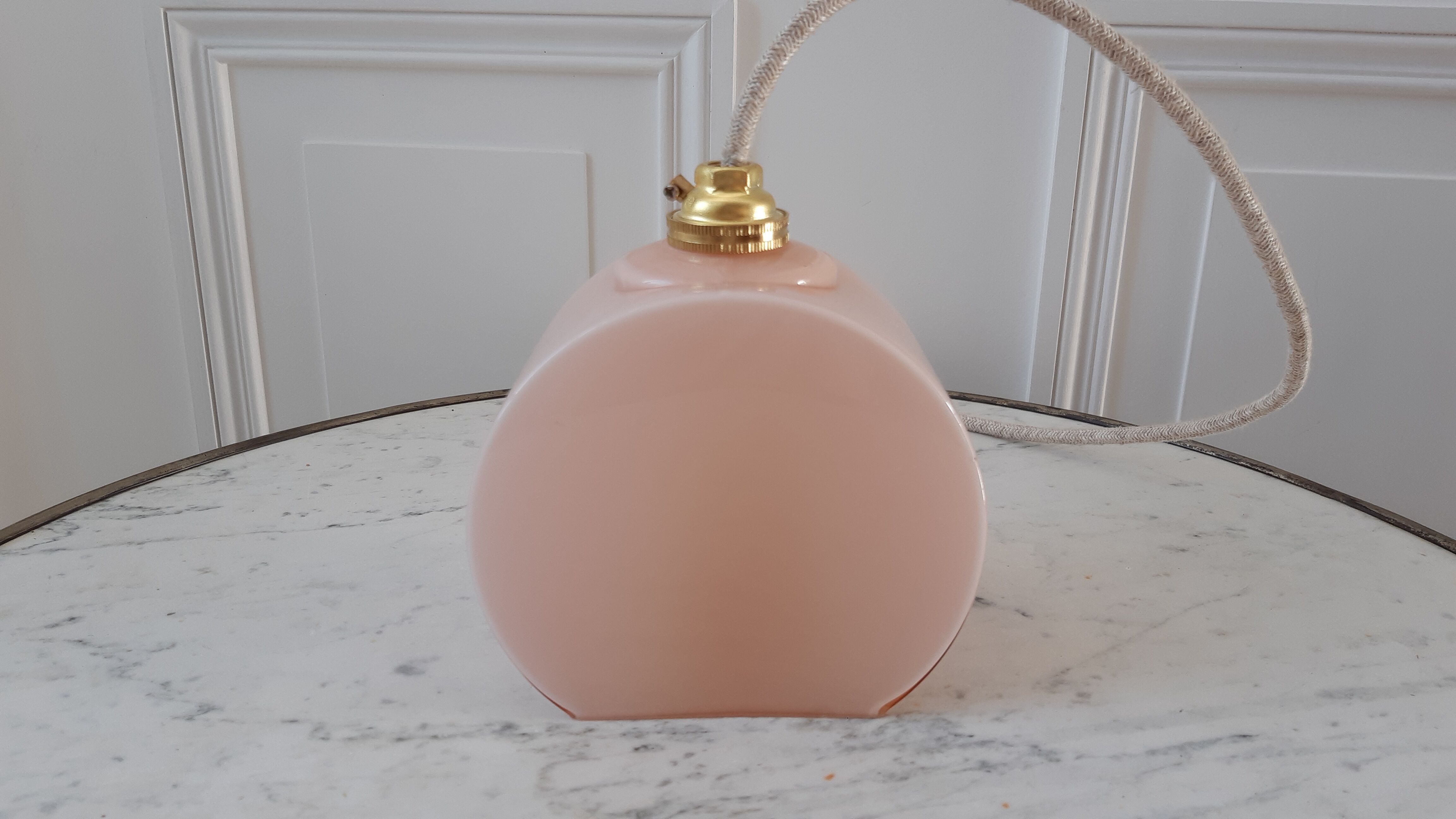 Suspension in powder pink opaline art deco 30s-40s