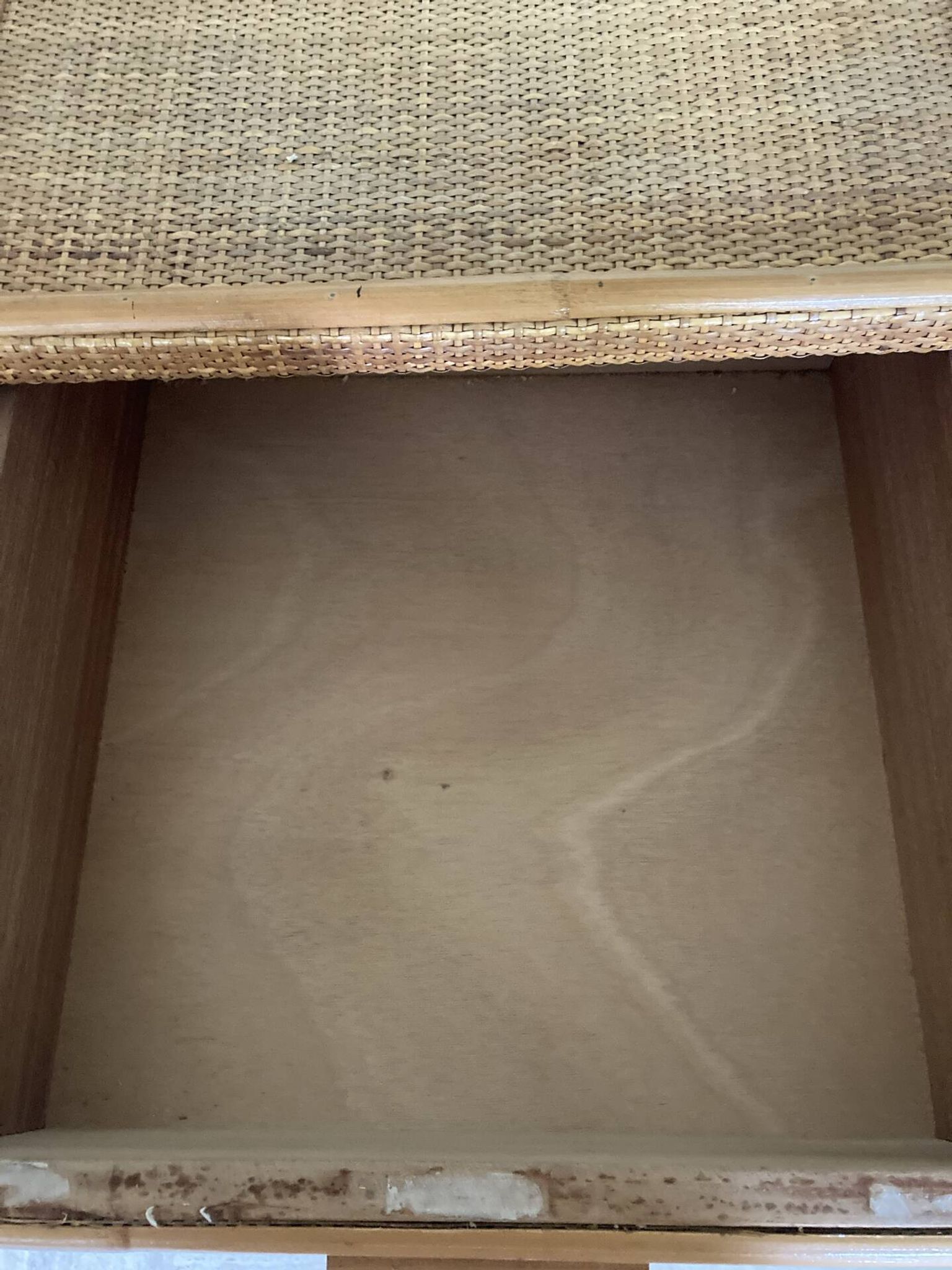 Vintage rattan chest of drawers with 6 drawers