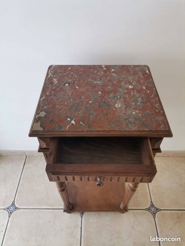 Table de chevet fin 19 eme début 20 ème