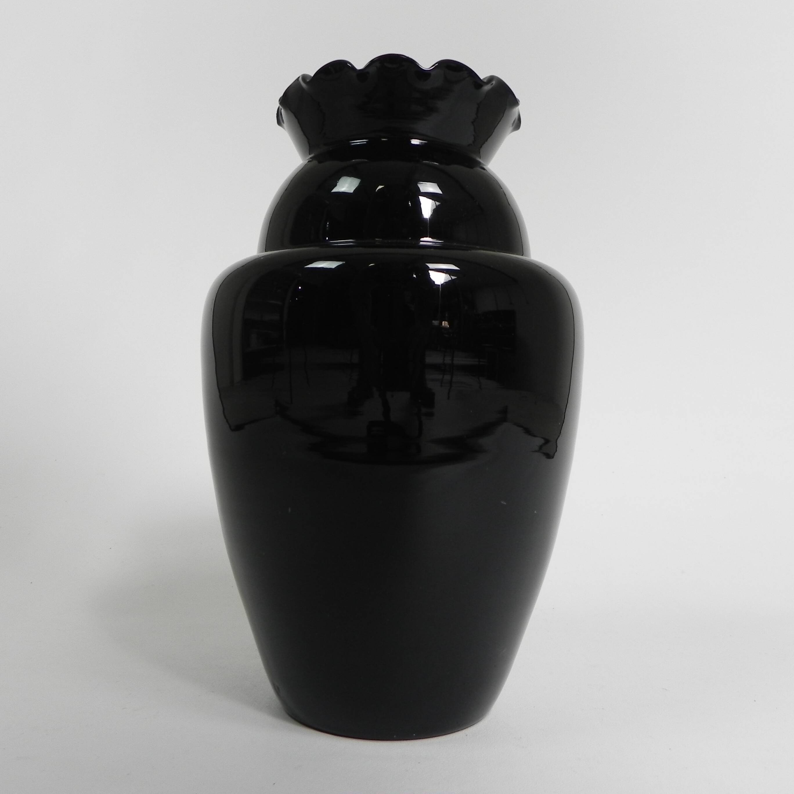 Art Deco vase with ribbed rim, Doyen, Boom, 1930s