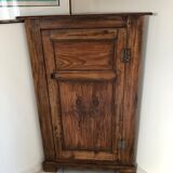 Notch, corner cabinet