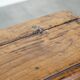 Banc d'église ancien en pin avec compartiments de rangement du 18e siècle