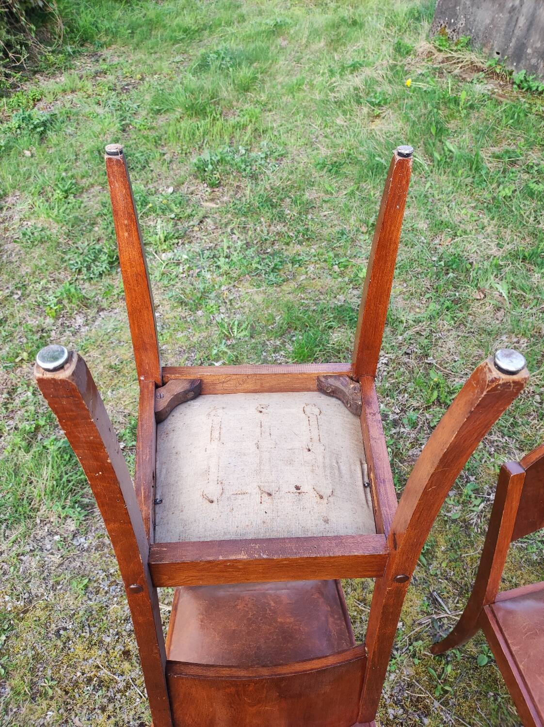 Suite de 6 chaises STELLA, Art Déco, assise en cuir