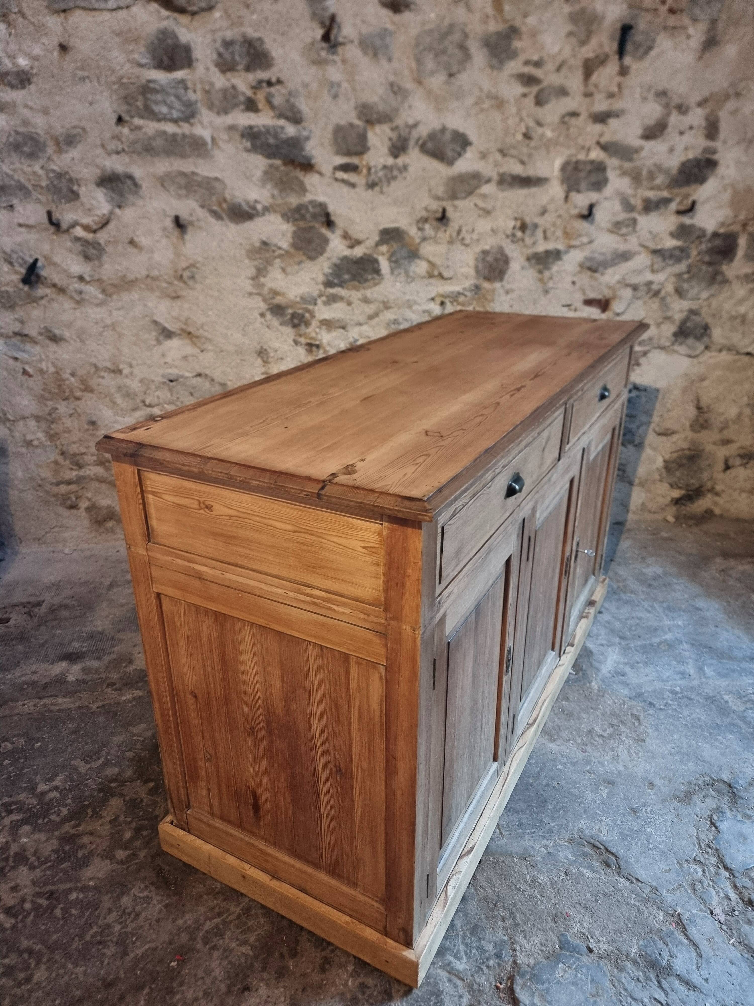 Buffet rustique français années 1920 – Buffet en pin ancien – Îlot de cuisine – Meuble de rangement 3 portes