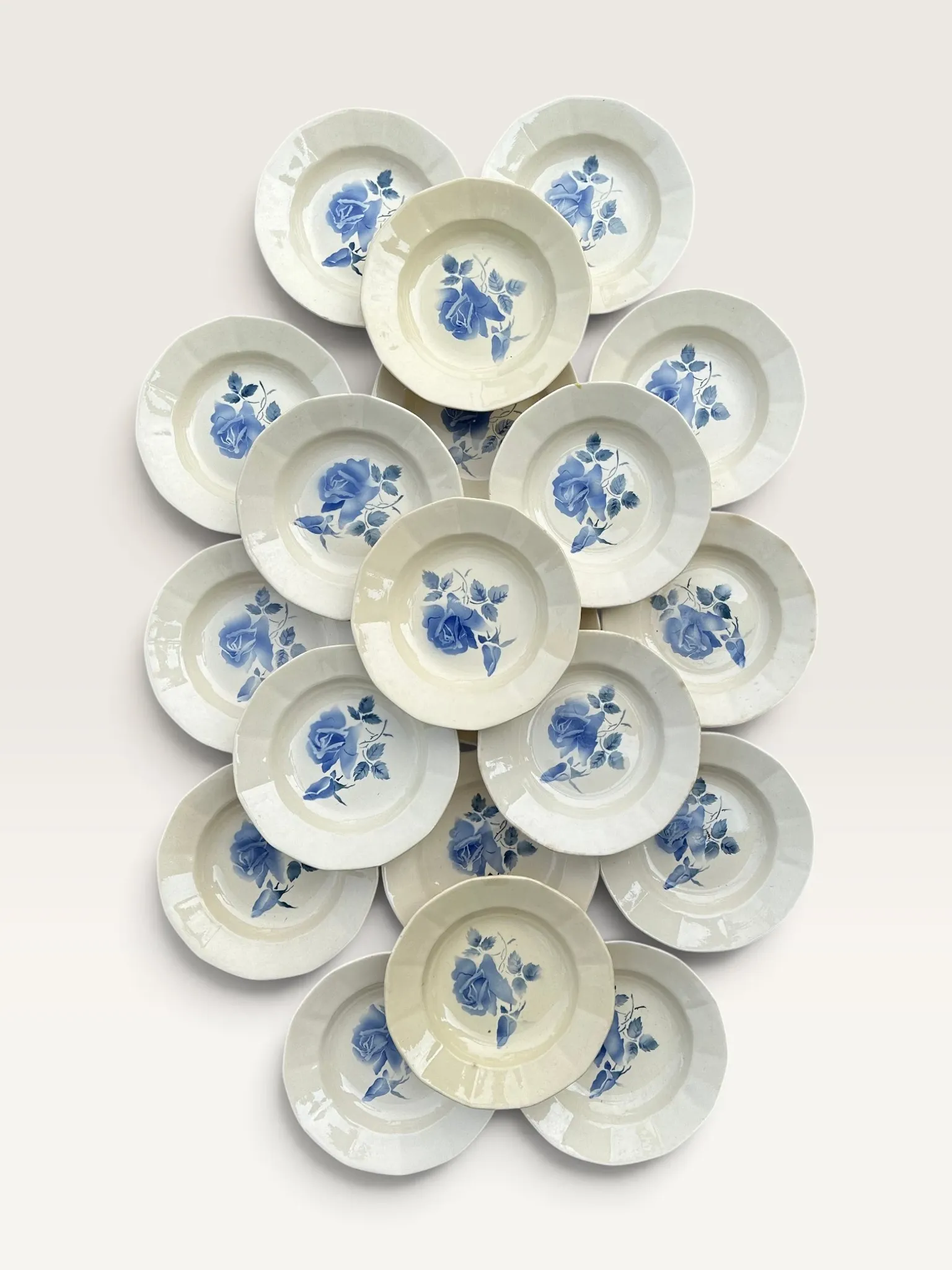 Set of 20 deep plates Digoin Sarreguemines, model Digoin.
