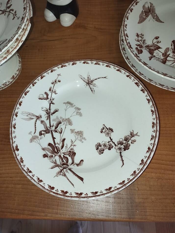 Tiered plates and compote dish