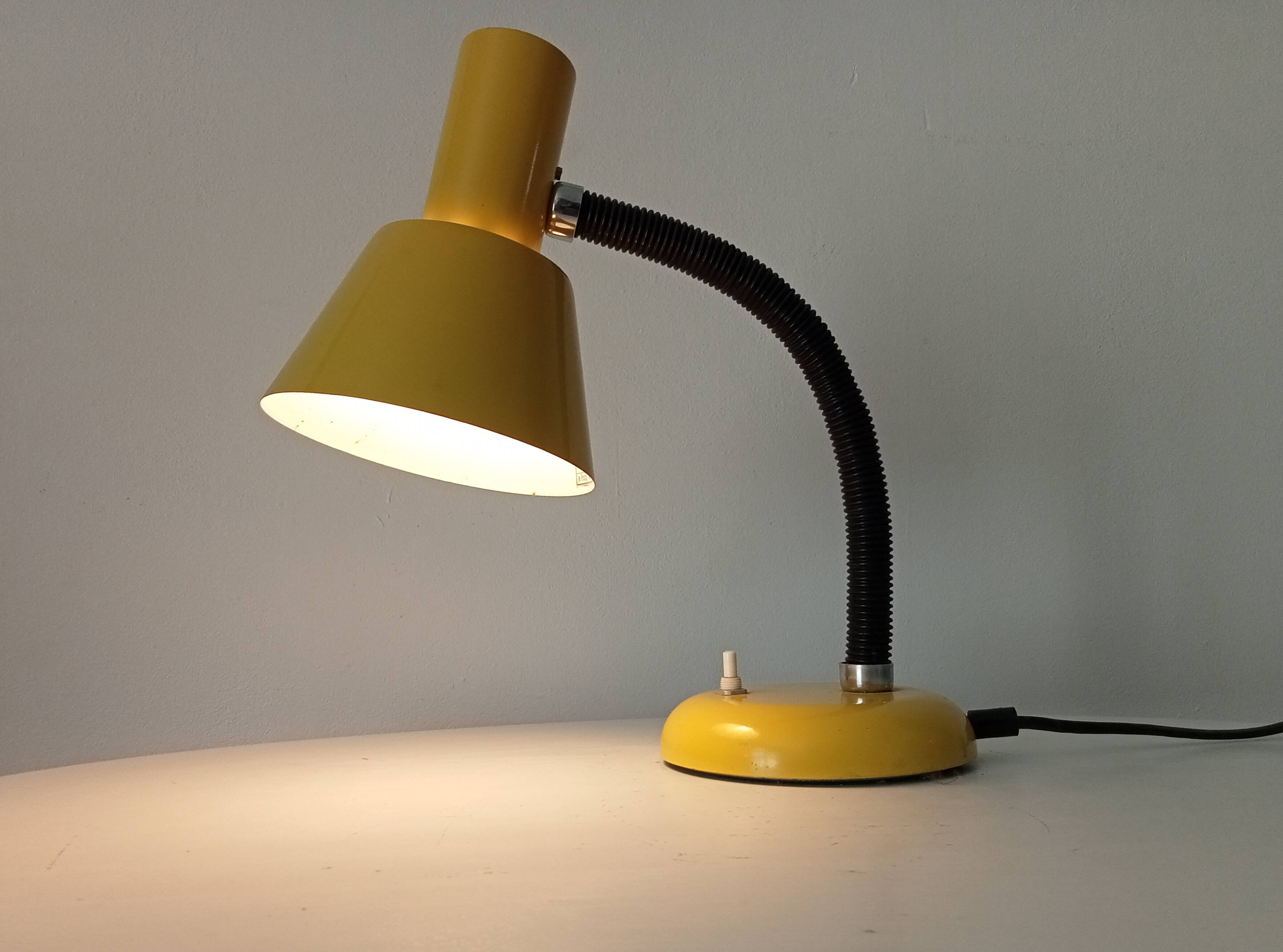Vintage 1970s articulated desk lamp