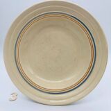 6 assiettes creuses avec de fin décor de liserés bleu et brun.