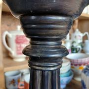 2 bougeoirs en bois sculpté 