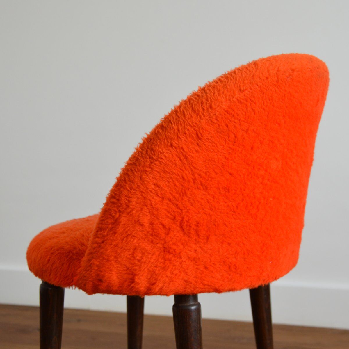 Vintage red mmount chair