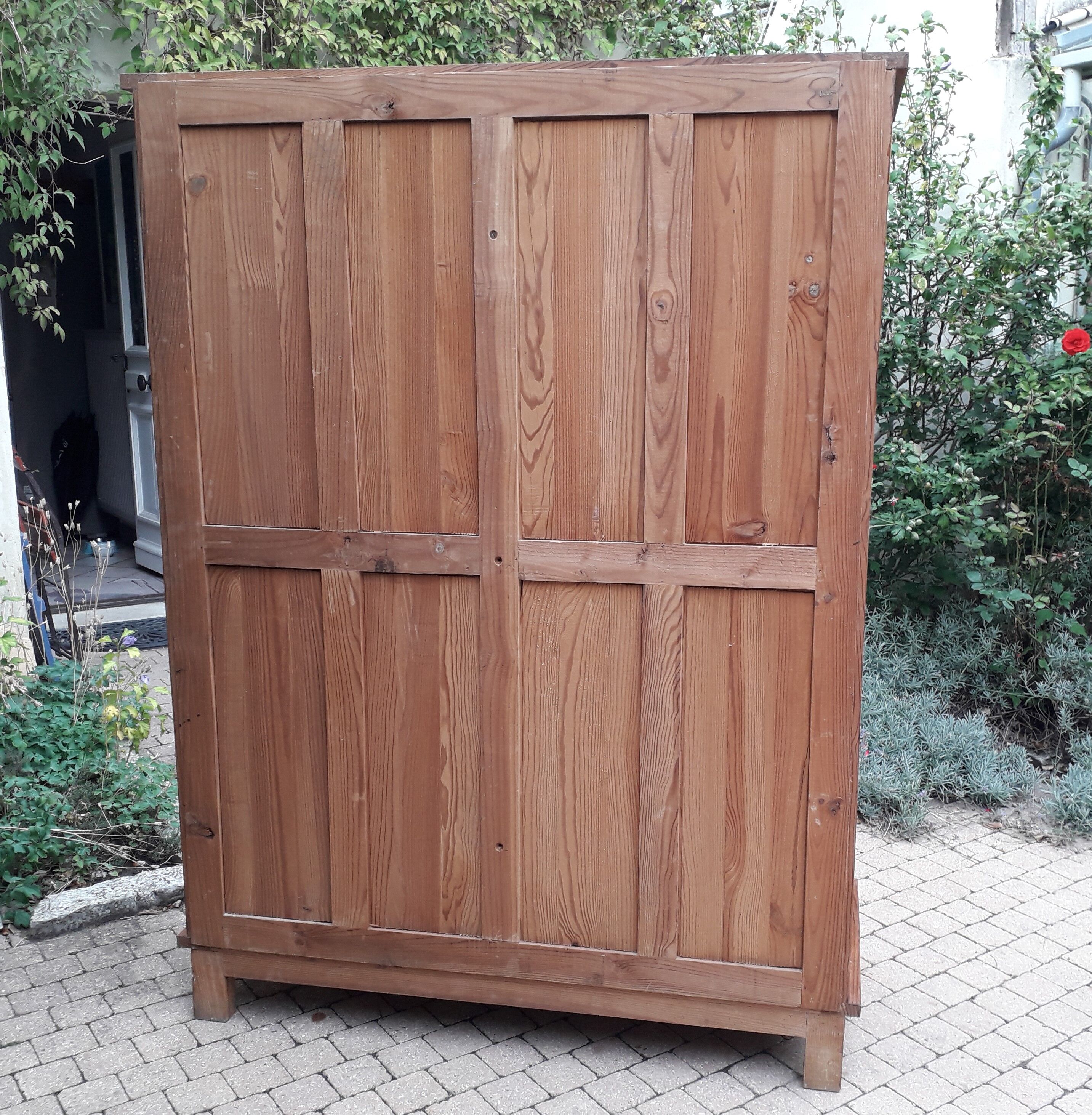 Wardrobe Rene Gabriel