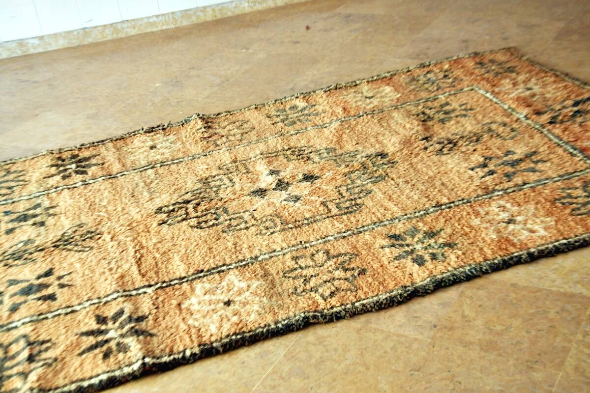 Vintage Boujaad Moroccan Berber rug 268 x 153 cm