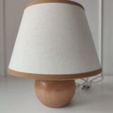 Wooden ball foot lamp