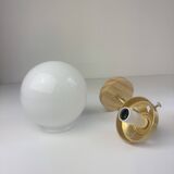 Paire d’applique en opaline  et laiton vintage