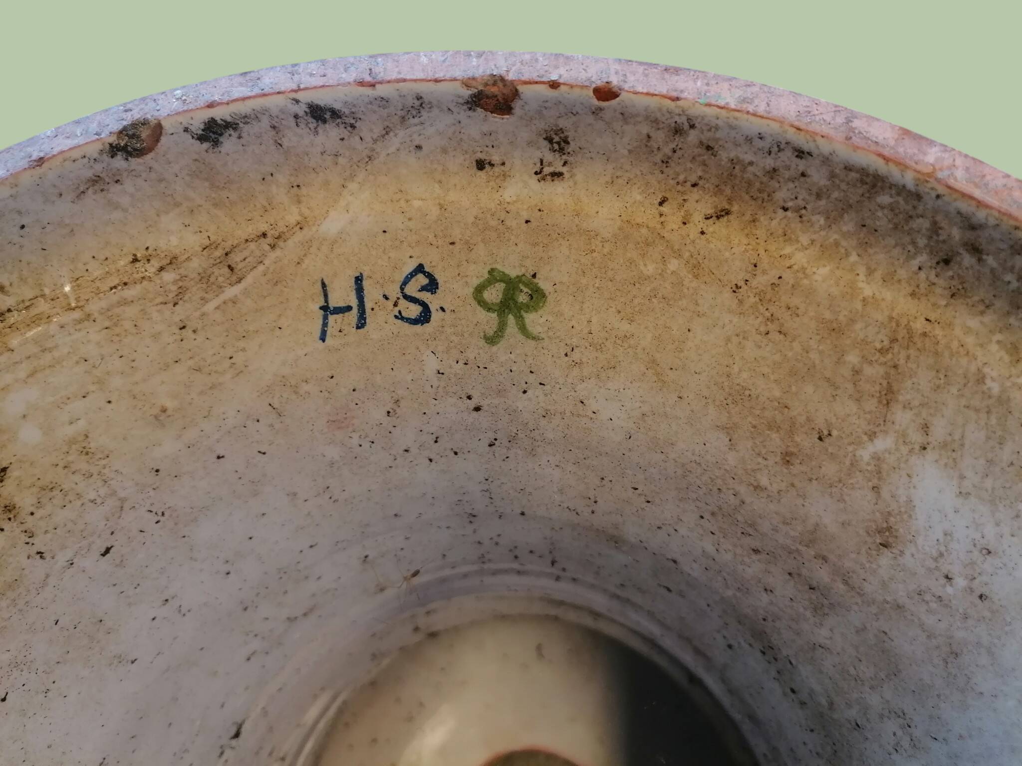 Column pedestal for a ceramic plant pot from Nevers.