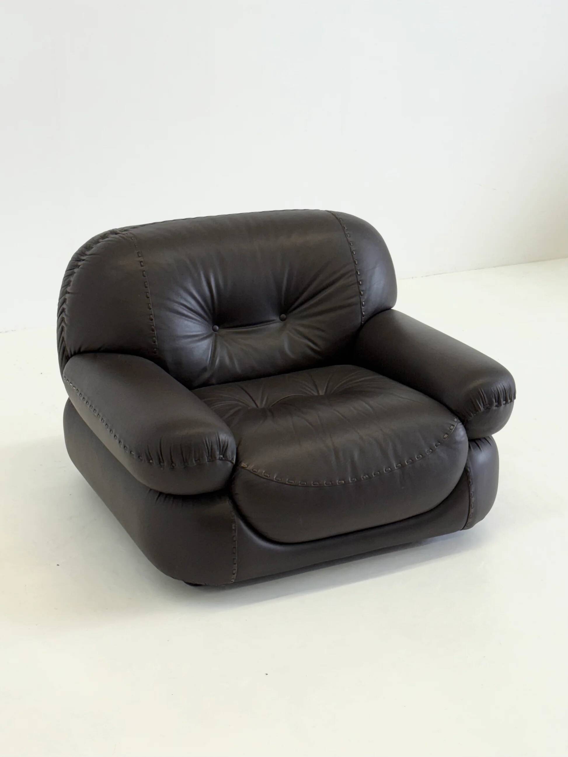 Dark brown leather Sapporo armchair for Mobil Girgi