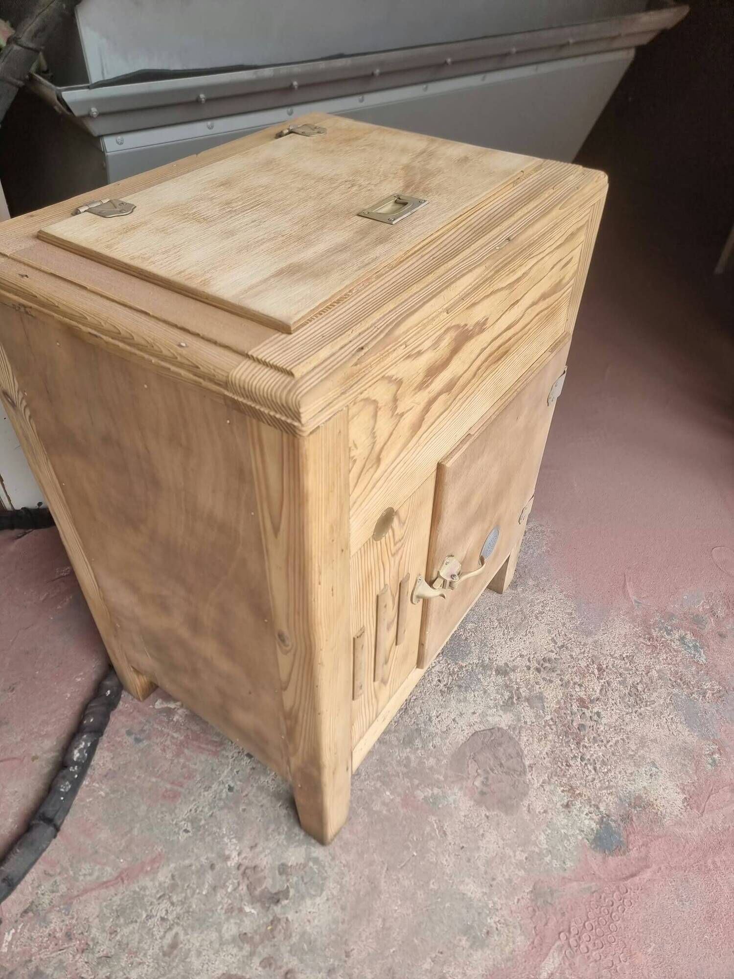 wooden cooler