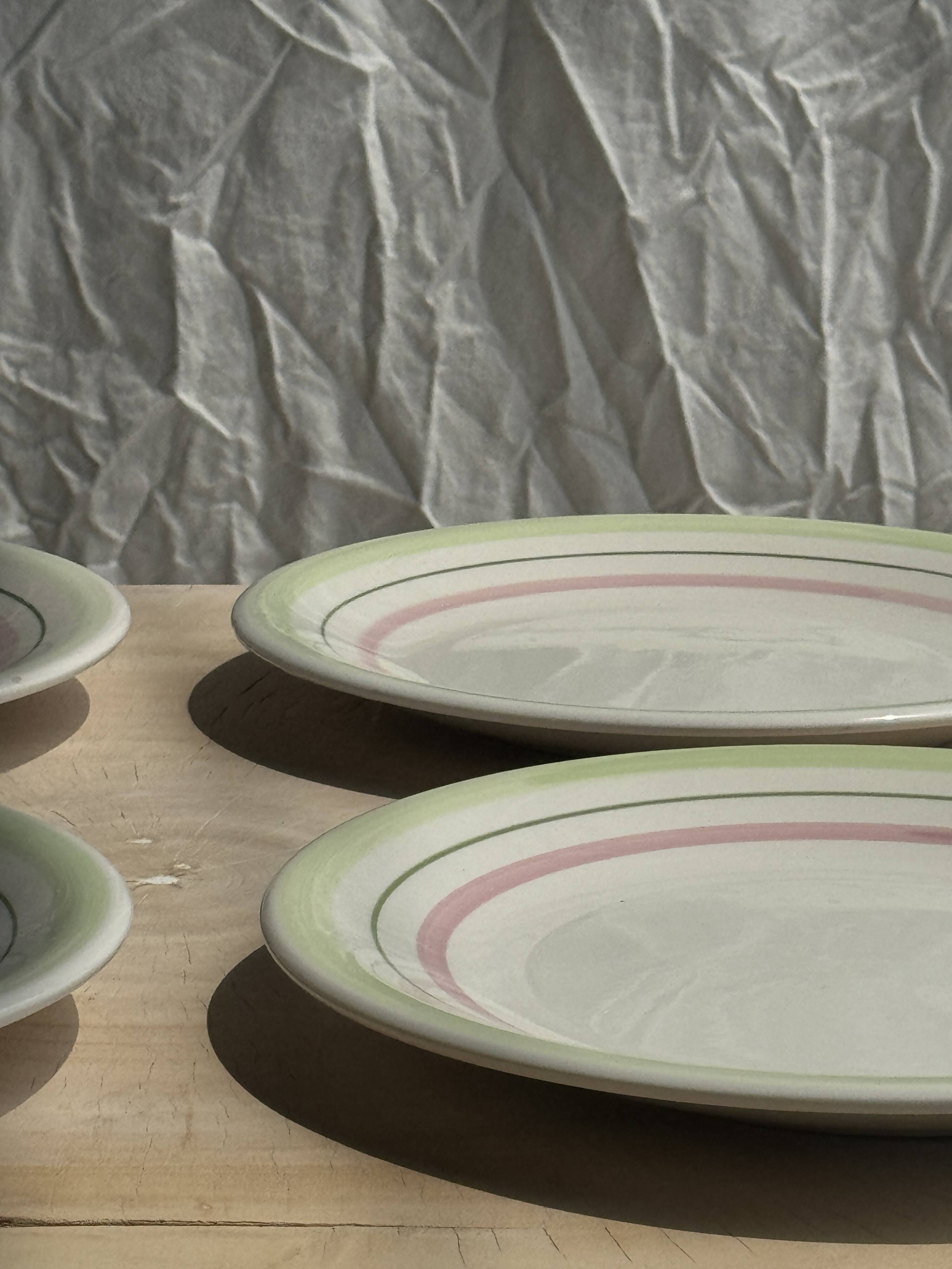 Set of 12 green and pink Italian plates