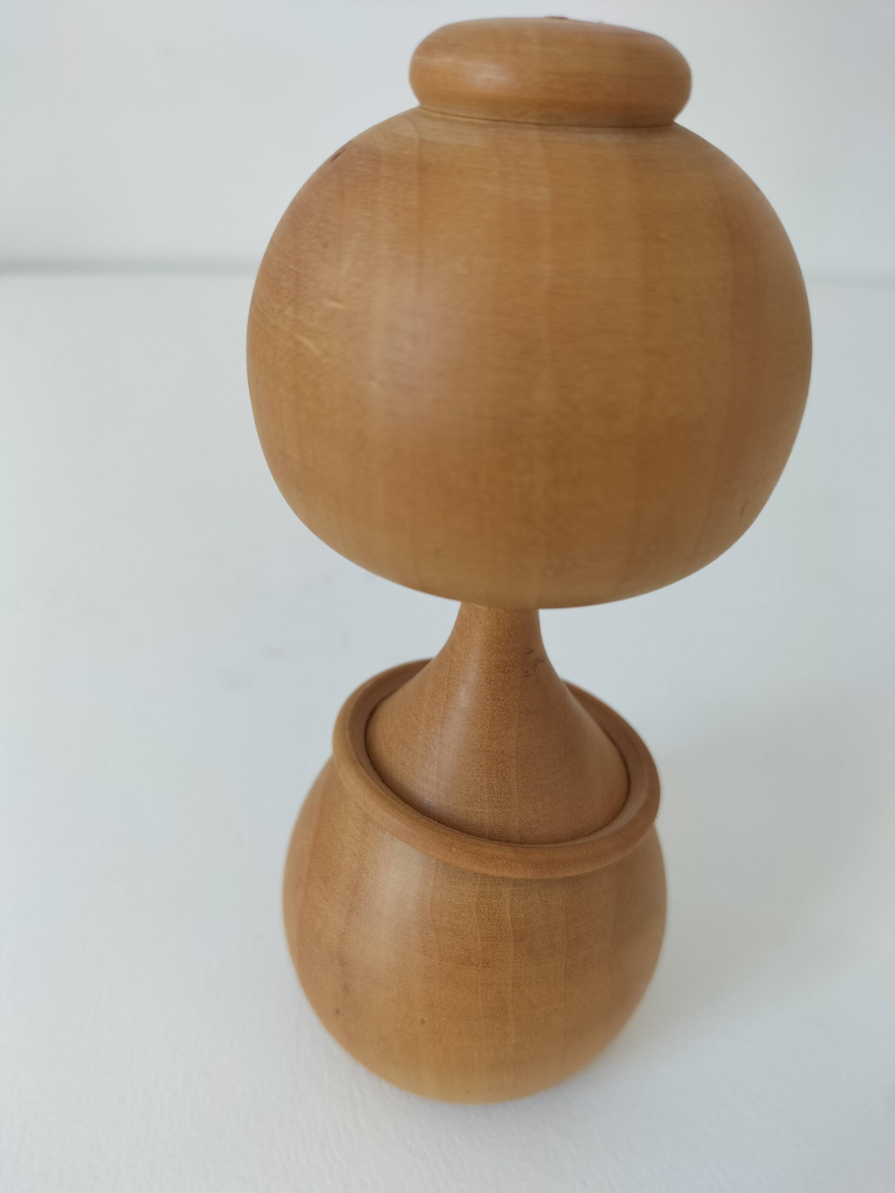 Kokeshi japonaise vintage Ōkura – anneau mobile