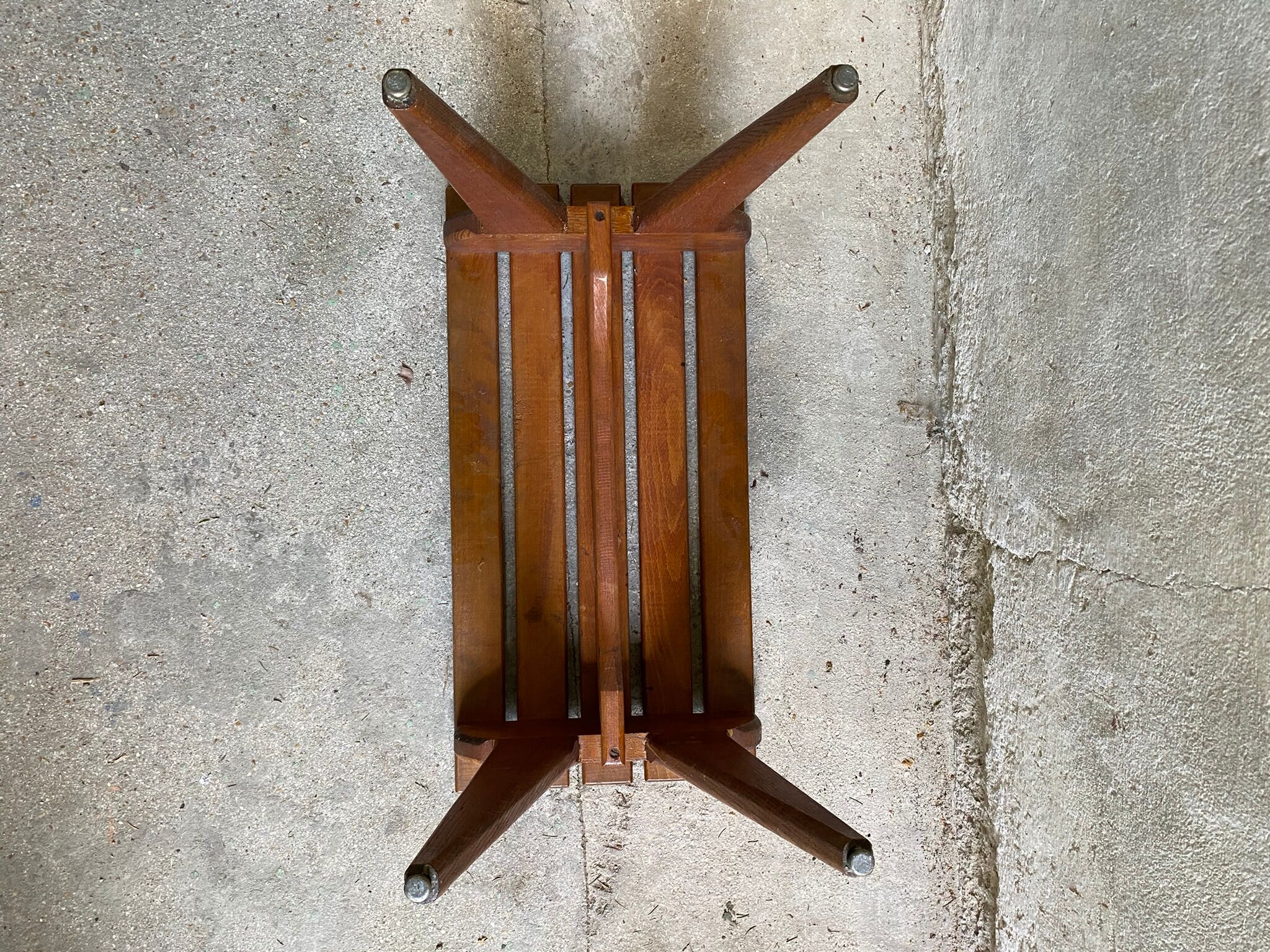 Scandinavian style plant holder with compass base