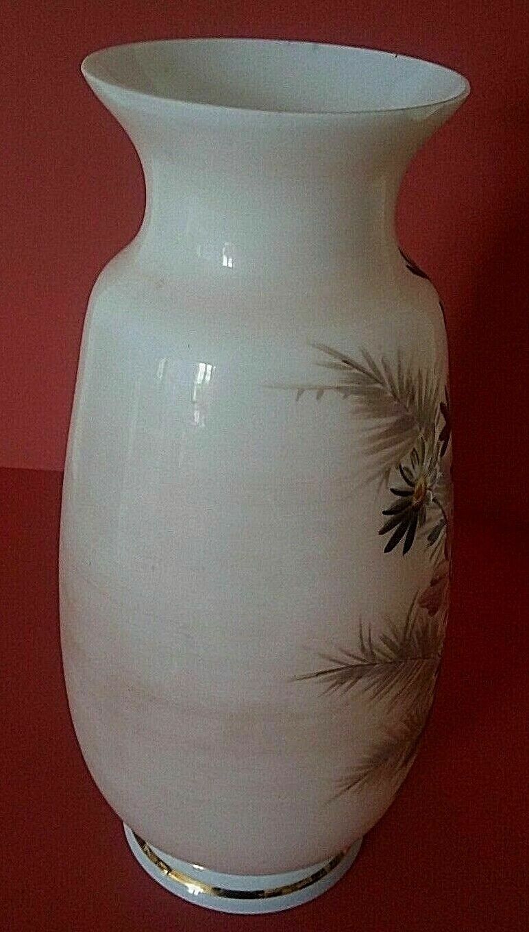 Opaline vase floral decoration pink background 1900
