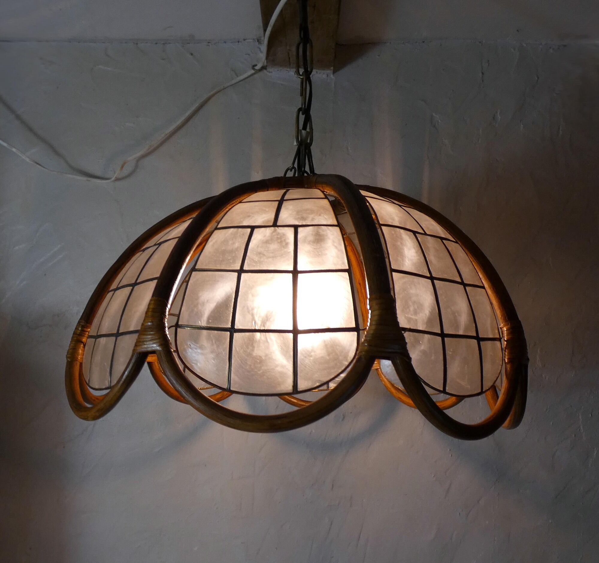 Lamp in mother-of-pearl brass and rattan