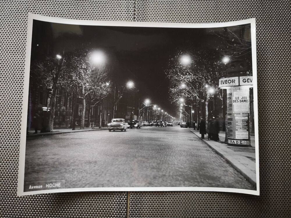 Photograph 18x24cm - Black and white silver print - Avenue Hoche - 1950s-1960s