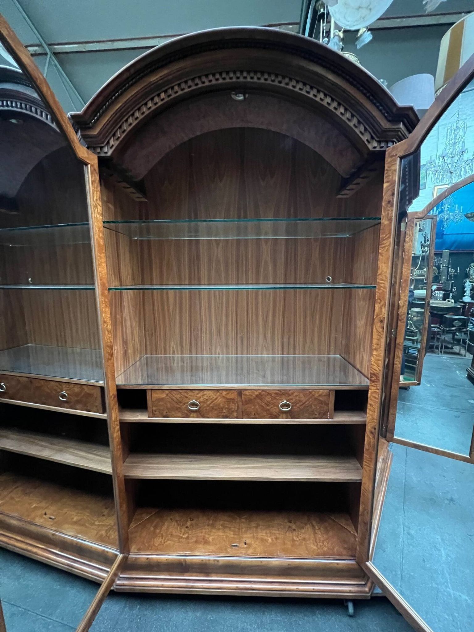 Francesco Molon. High-quality vintage bar furniture.