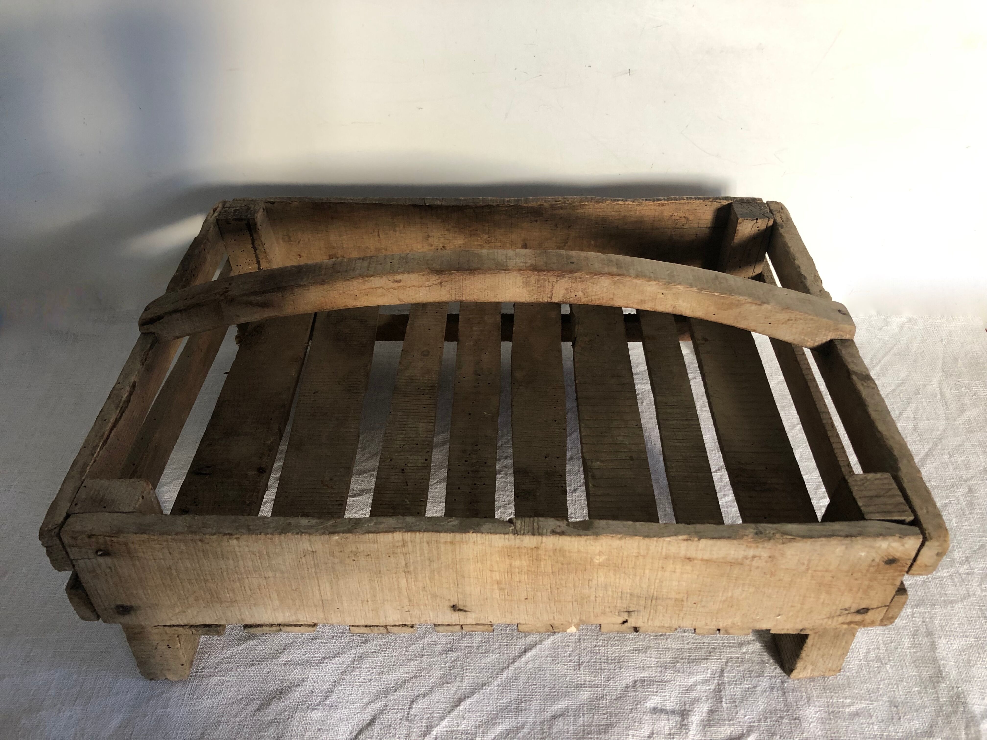 Wooden shelf with handle, garden basket