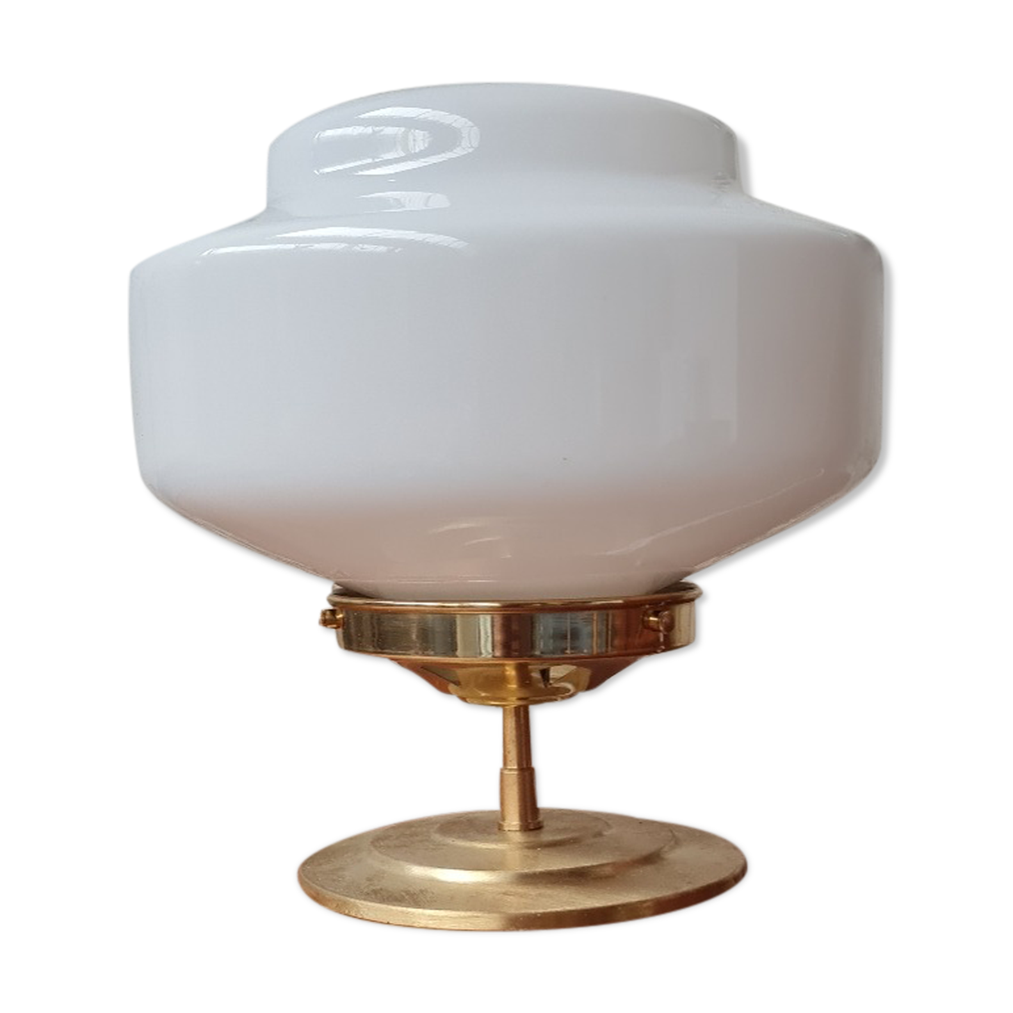 Opaline table lamp